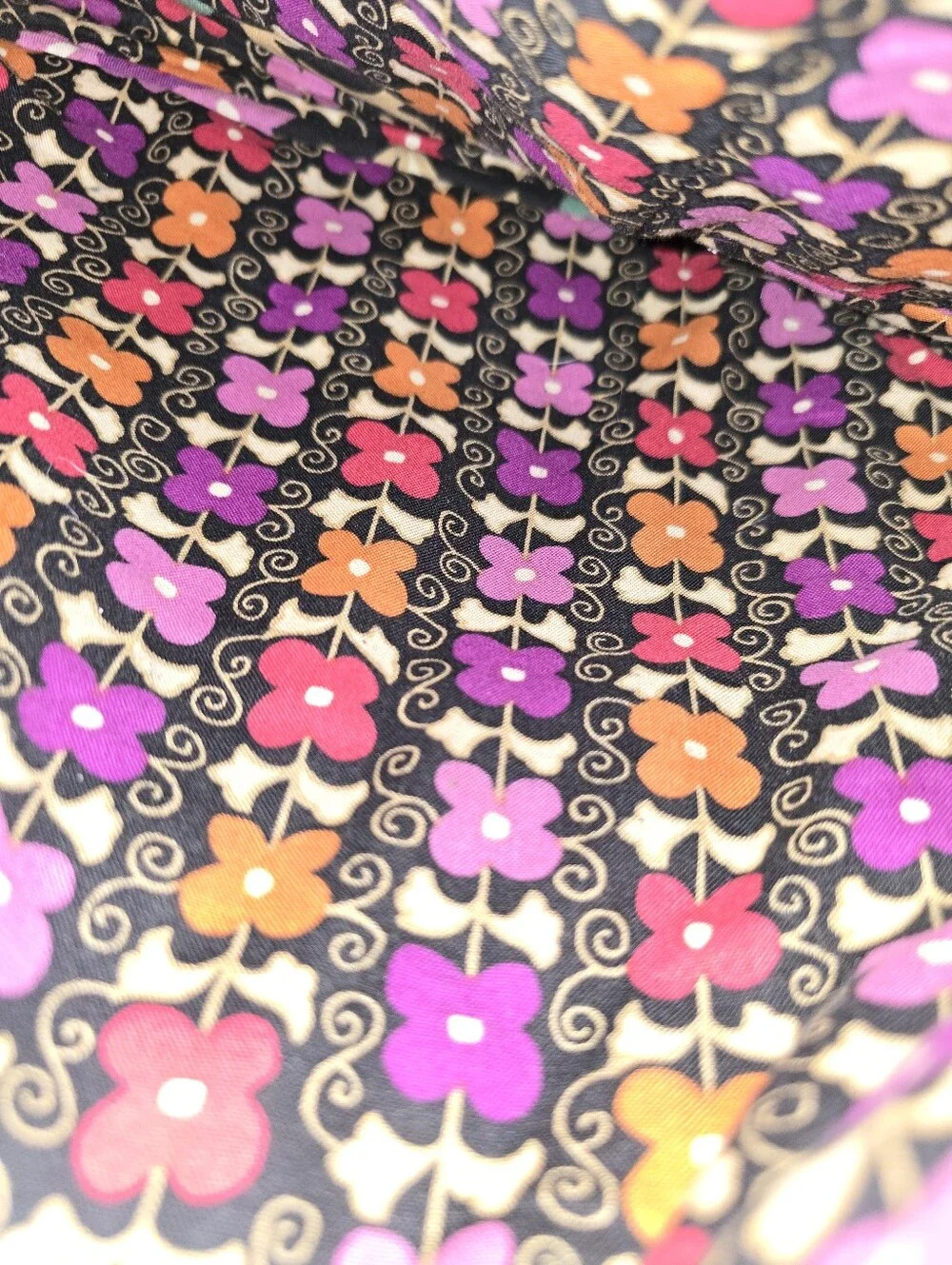 Vera Bradley Retired Suzani Hipster Crossbody Shoulder Bag.